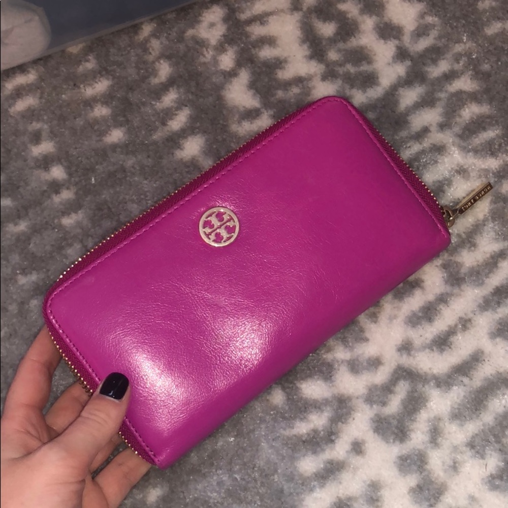 Tory Burch wallet